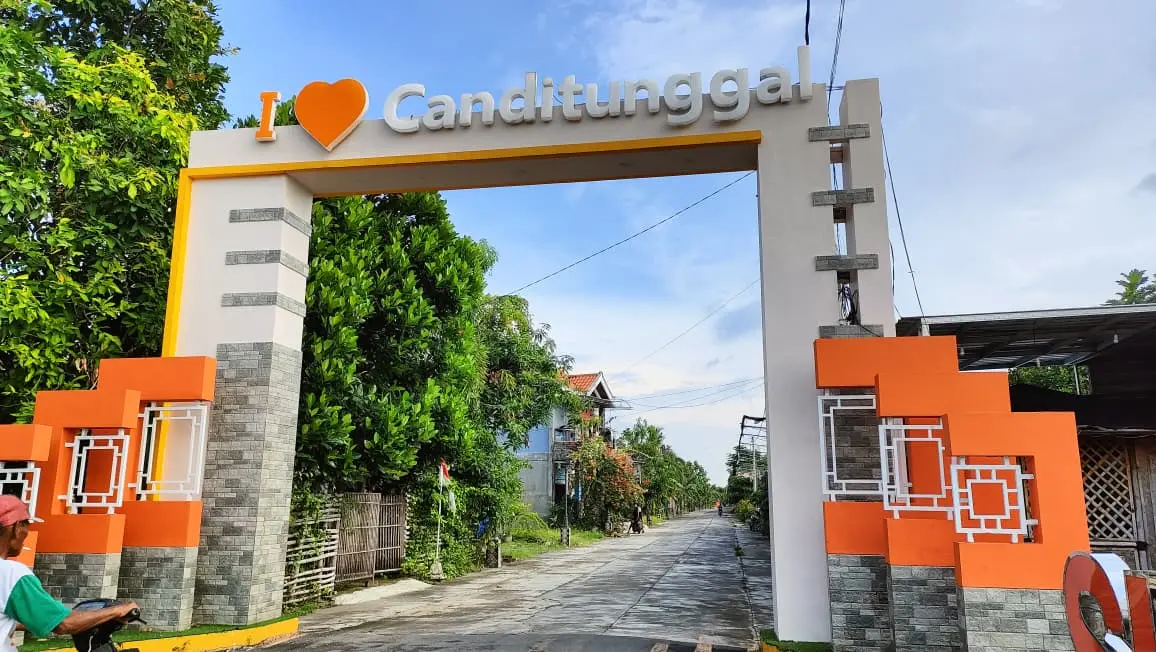 Gapura Desa Canditunggal